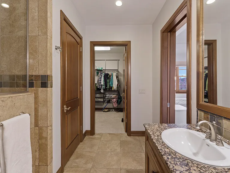 363 SW Bluff Dr #102 — Photo 33