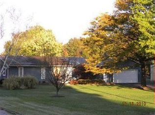 9800 Island Rd, Grafton, OH 44044