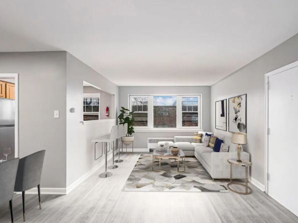 1120-1121 N 66th St #17D