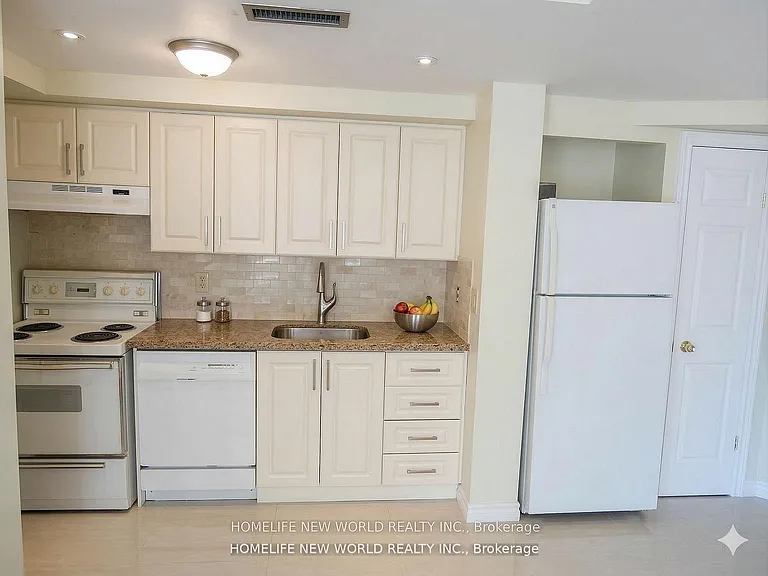55 Centre Ave #2402 — Photo 9