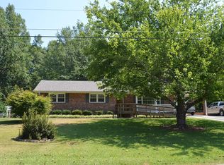 304 Willowbrook Rd, Greenwood, SC 29649