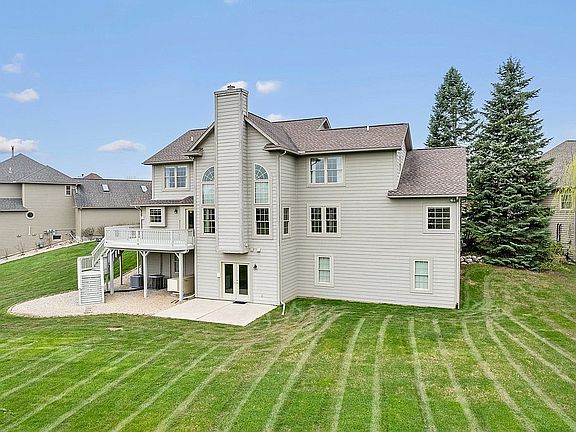 3rd image of 4175 Lake Forest Ct