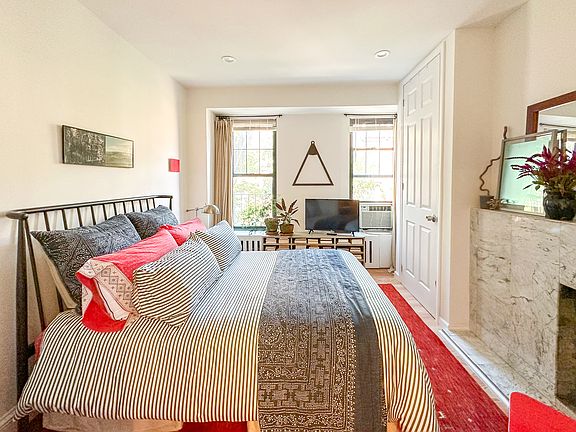 5th image of 88 Horatio St