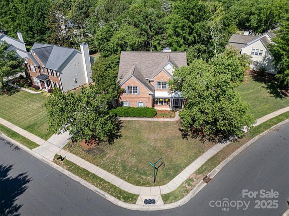 4th image of 6904 Mordred Ln