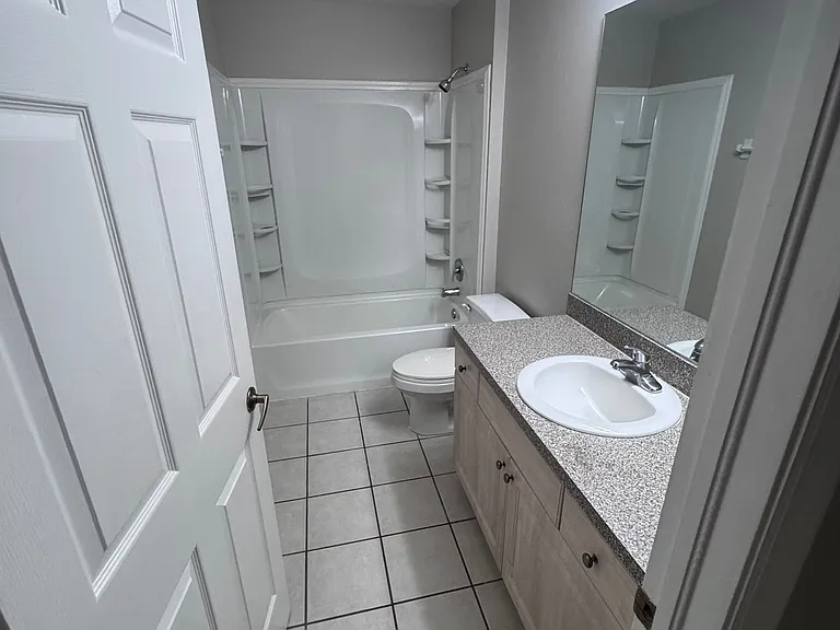 341 Harold Ave S — Photo 14