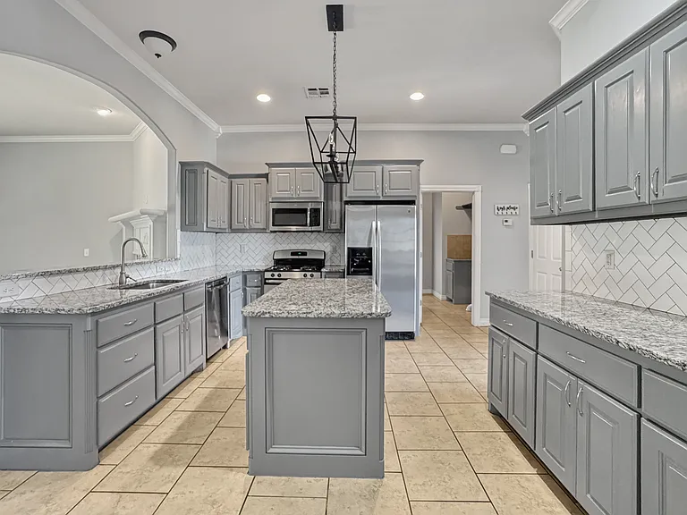 2912 Tara Ln — Photo 3
