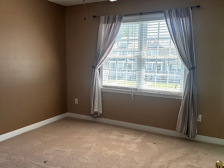 2108 Chaucer Ct — Photo 8