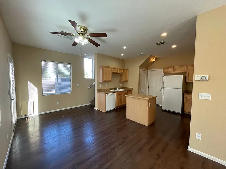 733 Emerald Idol Pl — Photo 7