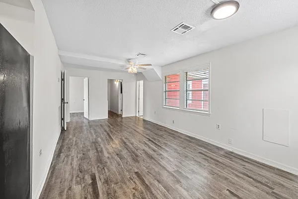7818 James Dr — Photo 5