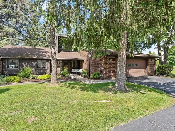 775 Fairway Cir, Baldwinsville, NY 13027