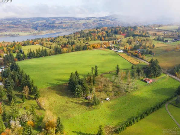 945 NE Littlepage Rd, Corbett, OR 97019