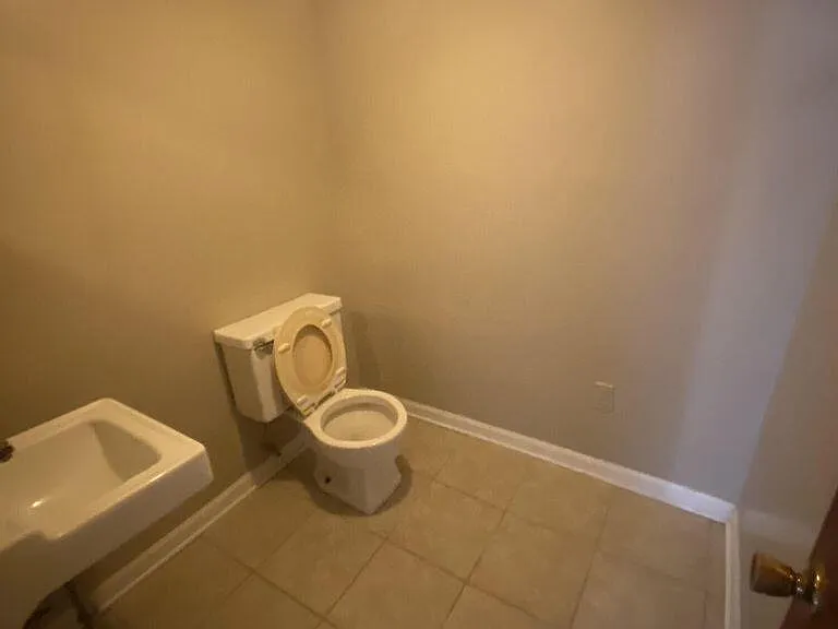 1725 Scarbrough Ct — Photo 11