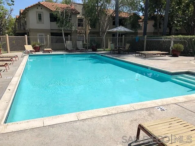 2 bed, 881 sqft, $2,980 — Photo 2