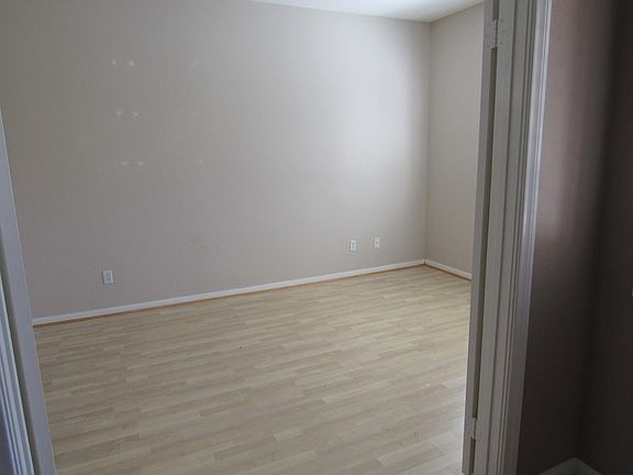 2nd image of 256 Marquette Ave