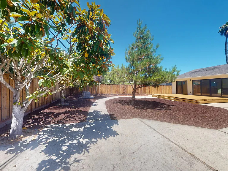 1257 Sleepy Hollow Ln — Photo 17