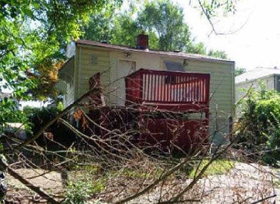 5th image of 7536 Chandler Ave