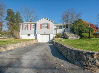3240 Hollywood St, Mohegan Lake, NY 10547