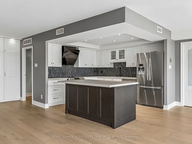 55 Harbour Sq #3413 — Photo 7