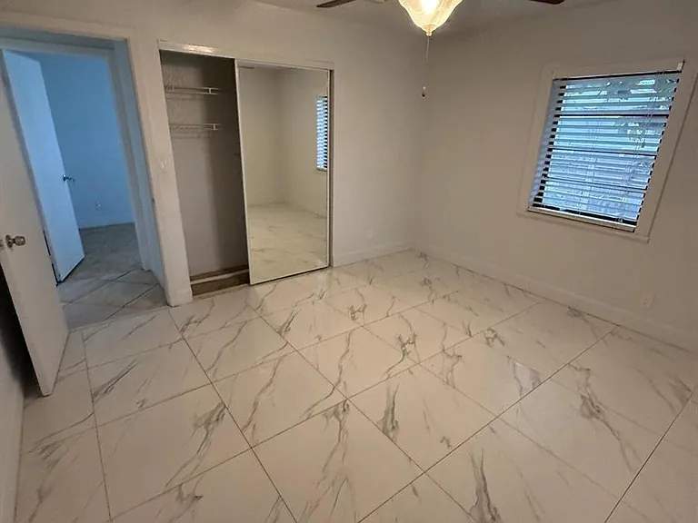 741 Roseland Dr — Photo 6