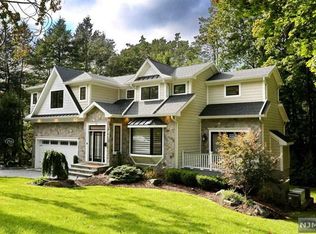 11 Grandview Ter, Tenafly, NJ 07670