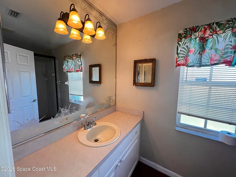 1960 Myrtle Ct NE — Photo 16