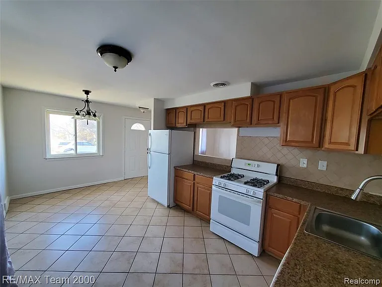 5637 Merrick St — Photo 8
