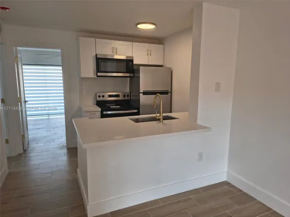 7220 Fairway Dr APT G4, Miami Lakes, FL 33014