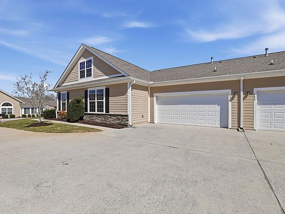 4th image of 2479 Baskette Way