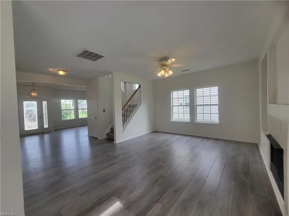 616 Lake Shores Dr, Portsmouth, VA 23707