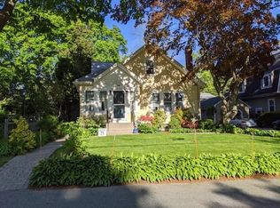 94 Walnut Rd, Barrington, RI 02806