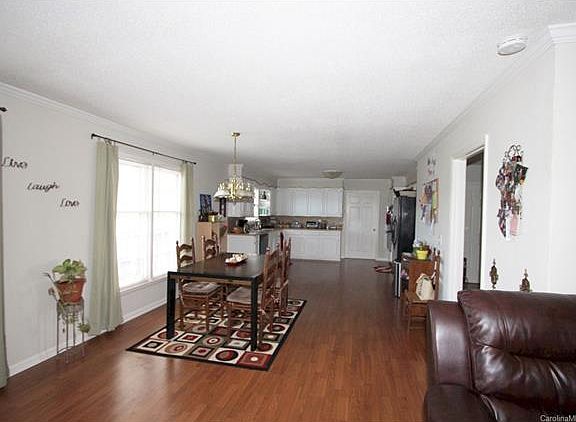 4th image of 142 Lennox Dr