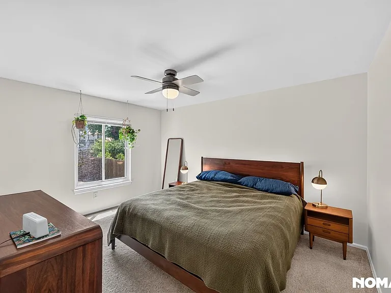 15652 E Jefferson Ave — Photo 12