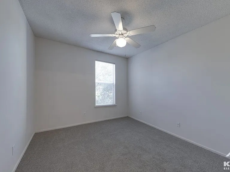 La Crosse Apartments — Photo 29