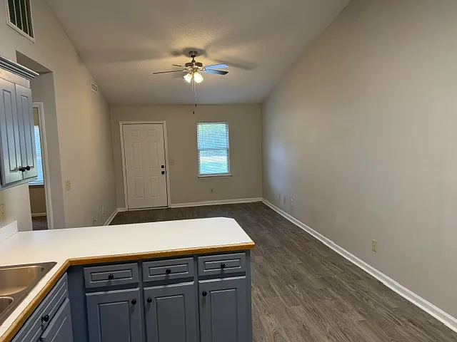 2 bed, 800 sqft, $965 — Photo 3