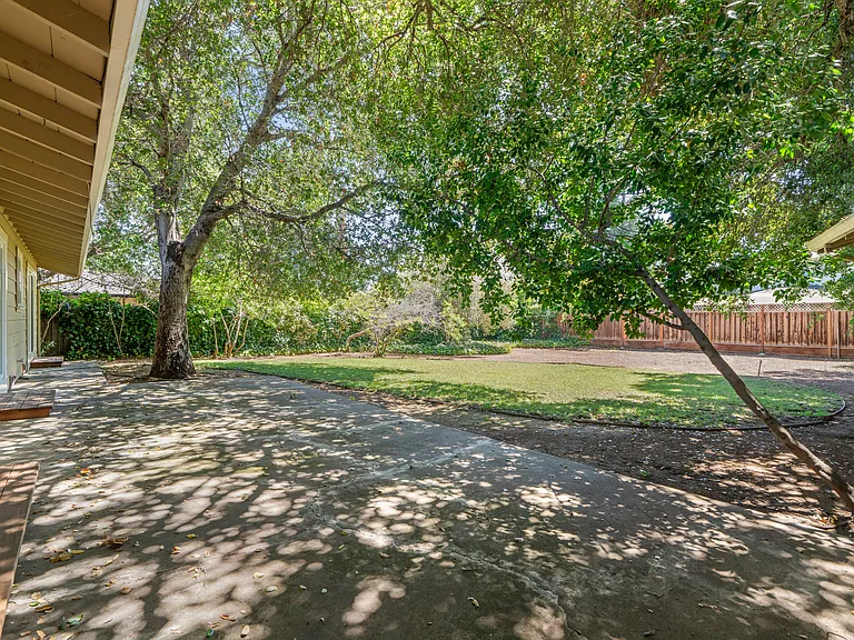 175 N El Monte Ave — Photo 12