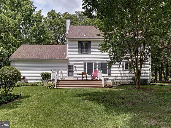 3rd image of 104 Dungarvan Dr