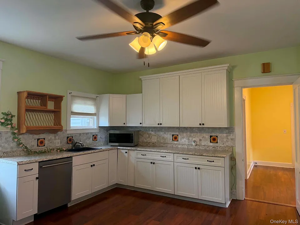 12 Parry Ave #1