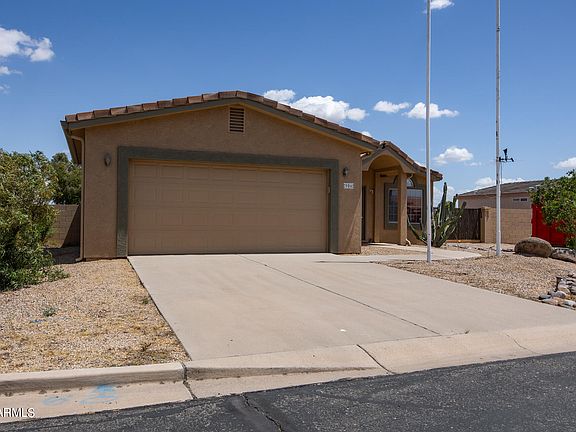 3rd image of 906 E LINCOLNWOOD Circle
