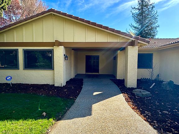 3rd image of 230 Armstrong Dr