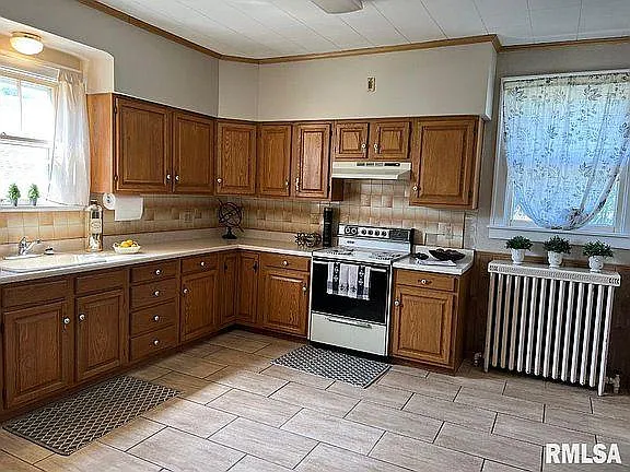 2829 E Sangamon Ave — Photo 26