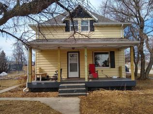 23 West St, Ray, ND 58849