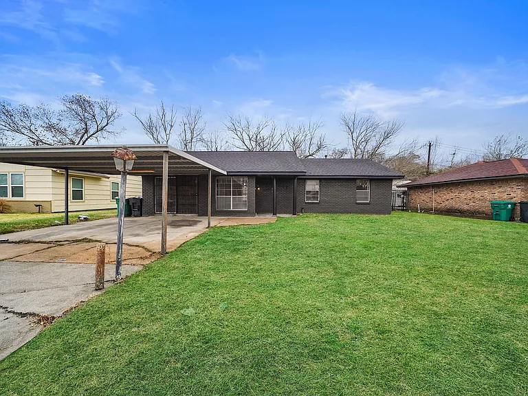 9347 Clearway Dr — Photo 2