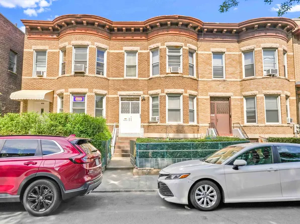 1017 East 15th Street image 1 of 31