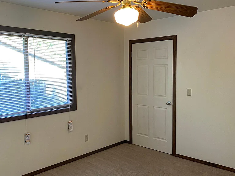 747 E Park St #J — Photo 14
