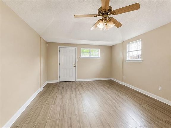 3rd image of 1012 Roosevelt Blvd