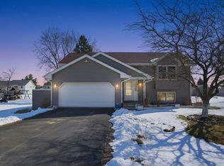 114 Galahad Ct SE, Poplar Grove, IL 61065