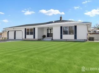 3 Boxwood Rd, Piscataway, NJ 08854