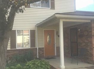 27063 Oakmead Dr, Perrysburg, OH 43551