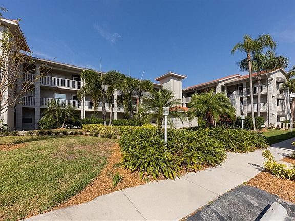 3rd image of 9320 Clubside Cir Unit 2206