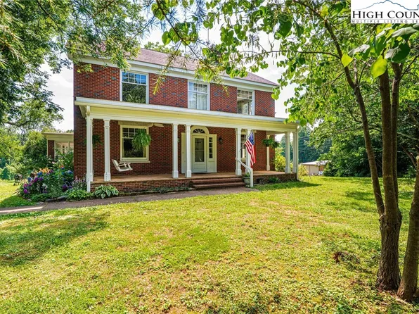 1230 SW Norwood Street, Lenoir, NC 28645